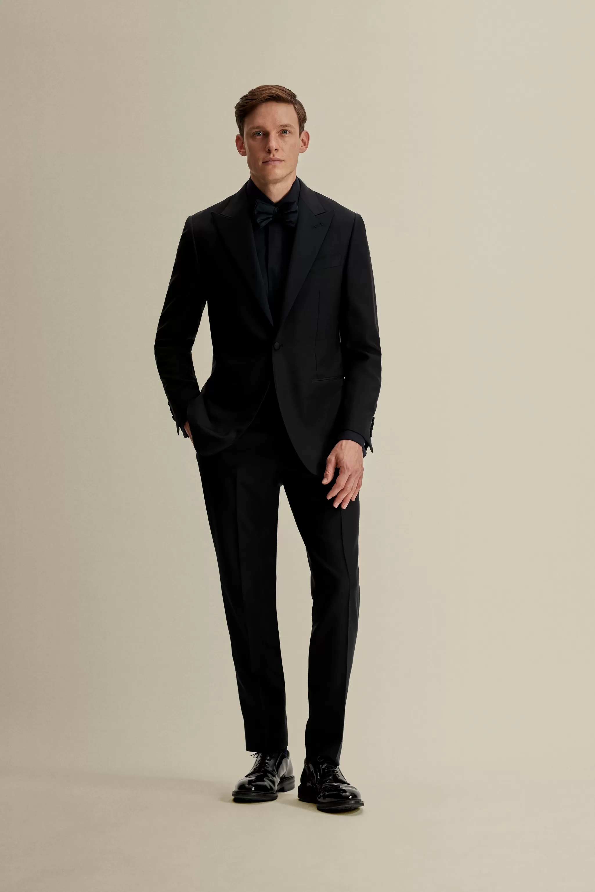 Thom Sweeney Tailoring*Peak Lapel Dinner Suit