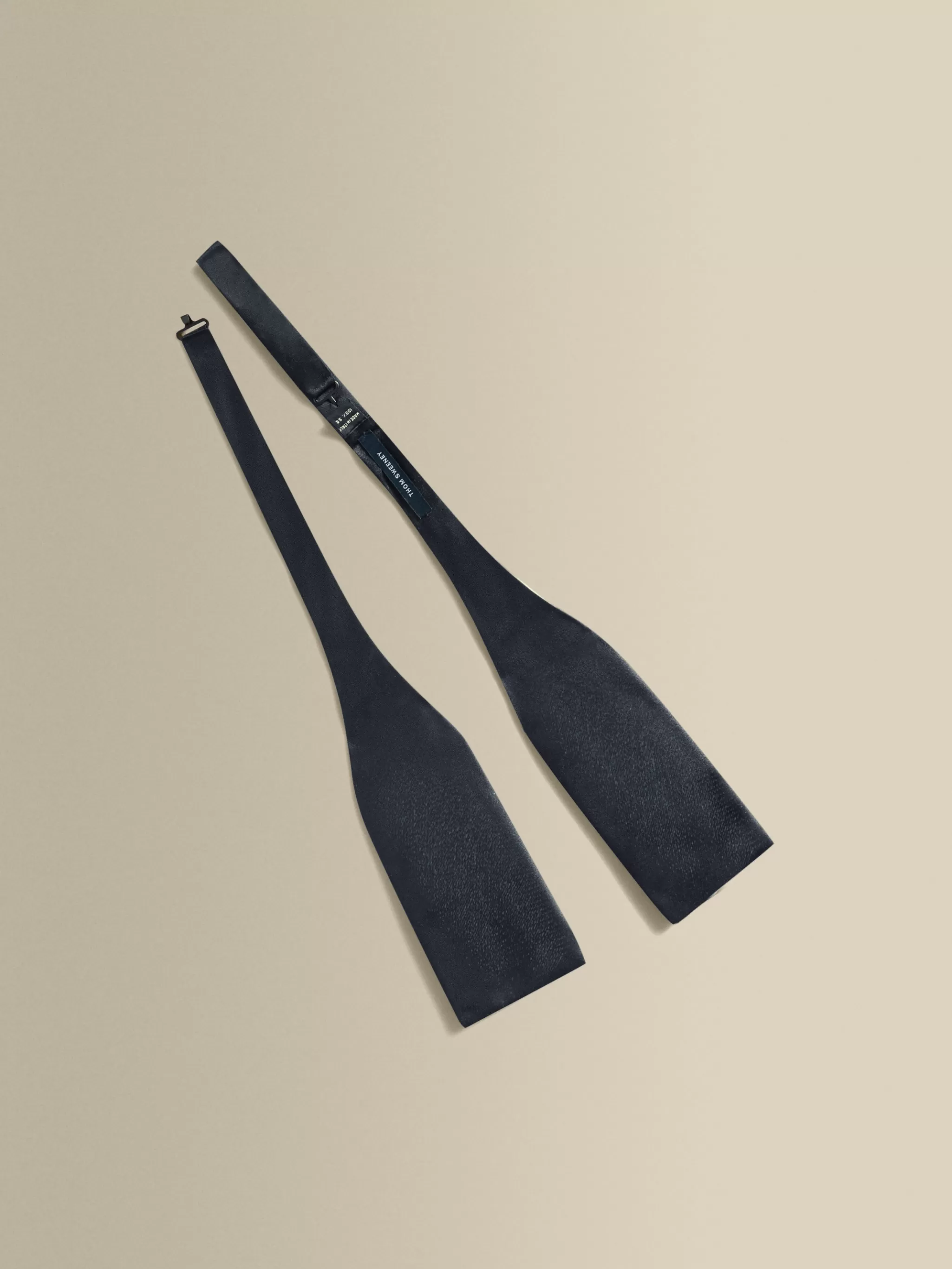 Thom Sweeney Accessories*Silk Self Tie Bow Tie